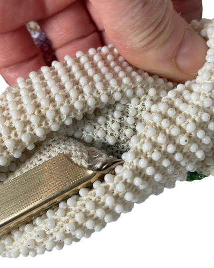 Vintage 1960s Bead lucite Flower purse 👜 So pretty!
