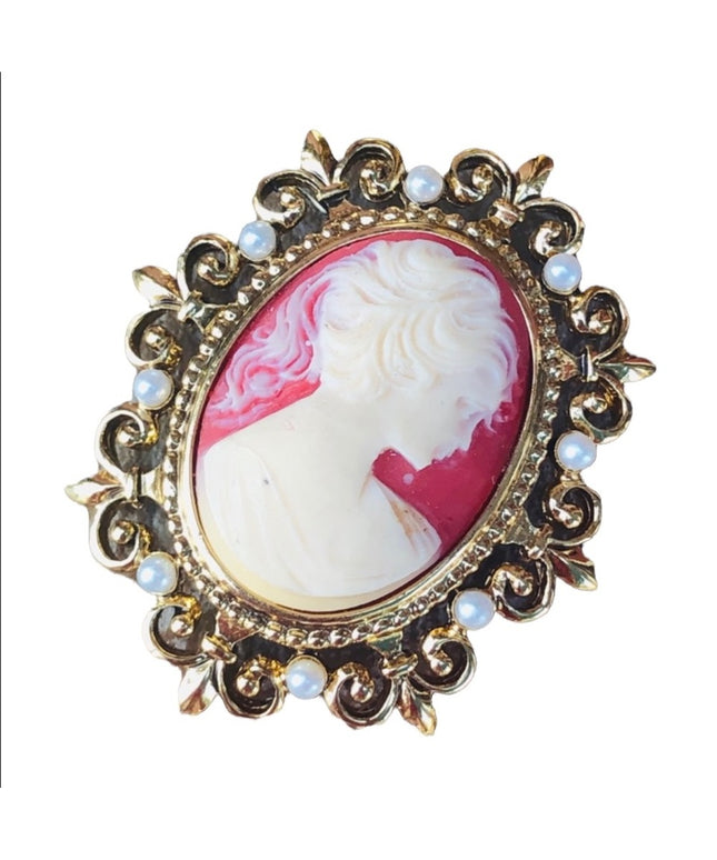 Vintage Cameo 2” with faux pearl & delicate style