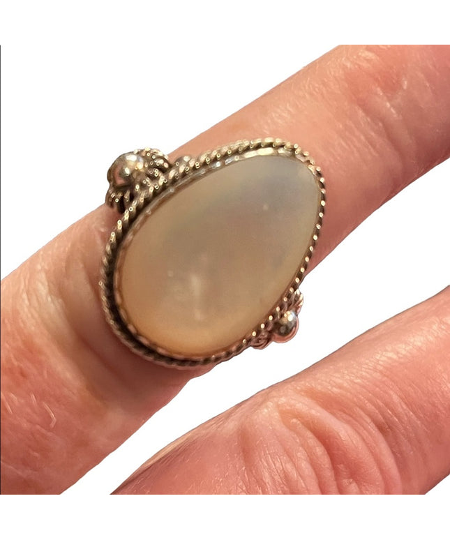 Vintage mother of pearl ornate sterling silver large statement ring 925