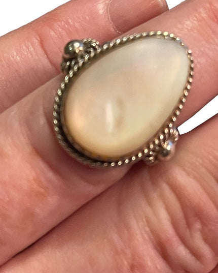Vintage mother of pearl ornate sterling silver large statement ring 925