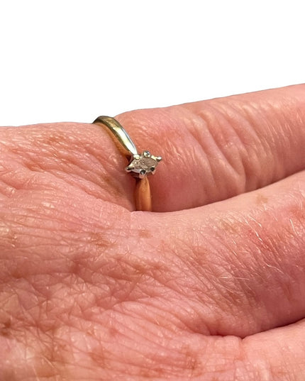 Vintage 14k Gold Diamond solitare engagement ring