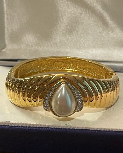 Vintage 1980s Gold finish faux pearl crystal Bangle BUTLER fifth ave