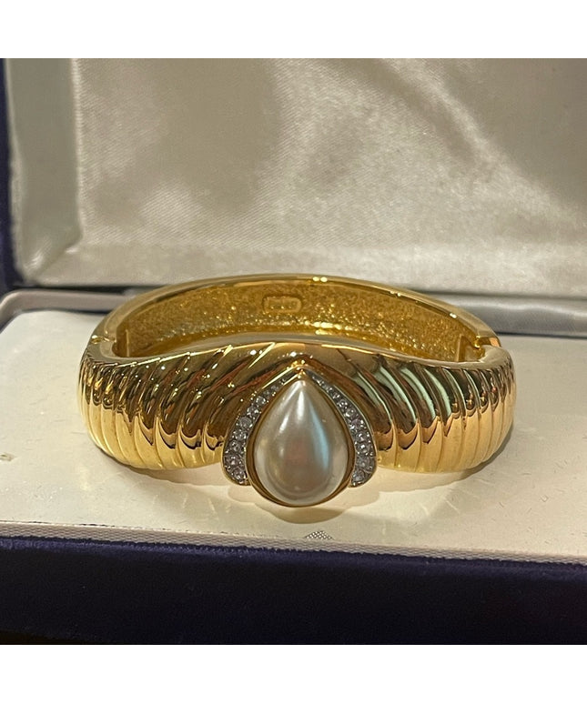 Vintage 1980s Gold finish faux pearl crystal Bangle BUTLER fifth ave