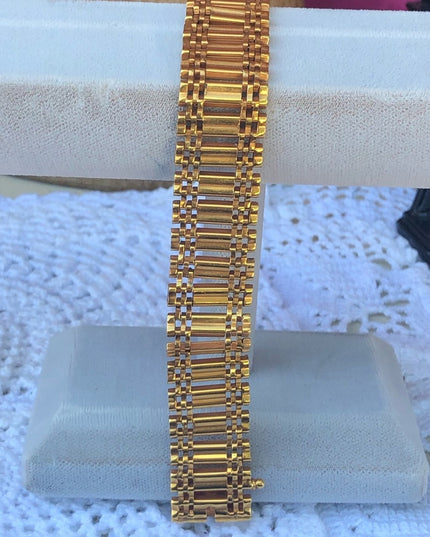 Vintage 1960s Gold plated bracelet with lock