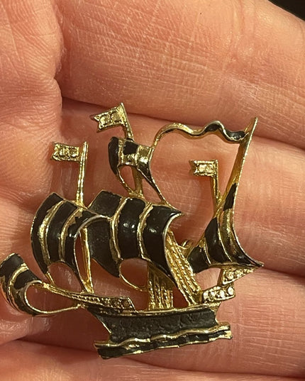 VTG sailing ship Nordic gold tone brooch nautical
