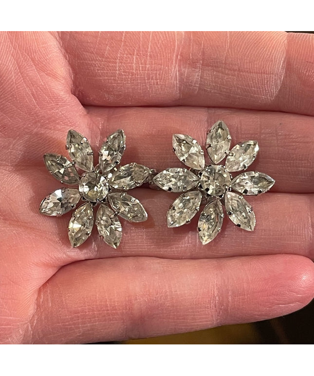 VTG silver crystal flower daisey Clip on earrings