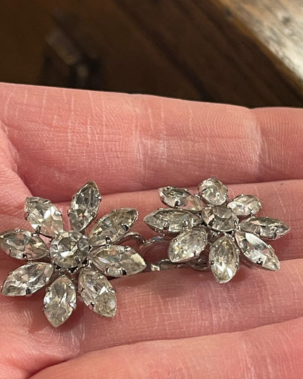VTG silver crystal flower daisey Clip on earrings