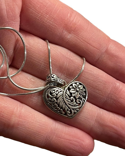 Sterling Silver 925 flower Etched Heart necklace with 925 chain