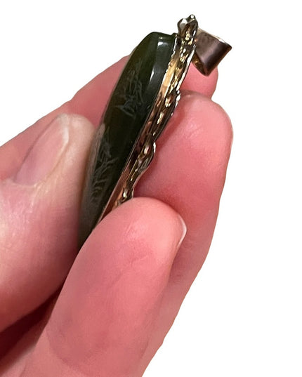 VTG Sterling 925 Jade Siam etched heart pendant