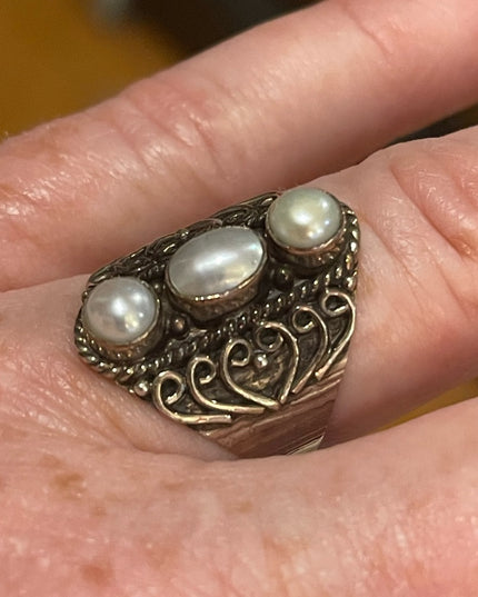 Sterling silver ornate design oblong 925 fancy pearl ring