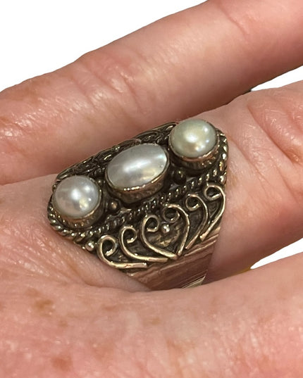 Sterling silver ornate design oblong 925 fancy pearl ring