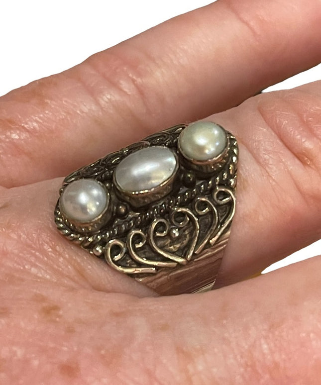 Sterling silver ornate design oblong 925 fancy pearl ring