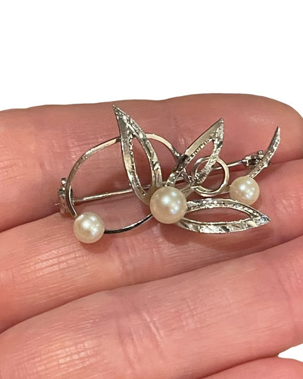 Vintage sterling silver 925 flower pearl fancy brooch