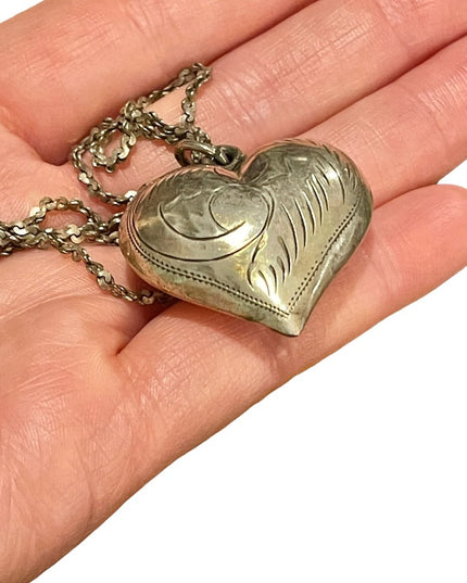 Vintage sterling silver 925 Large etched puff heat necklace