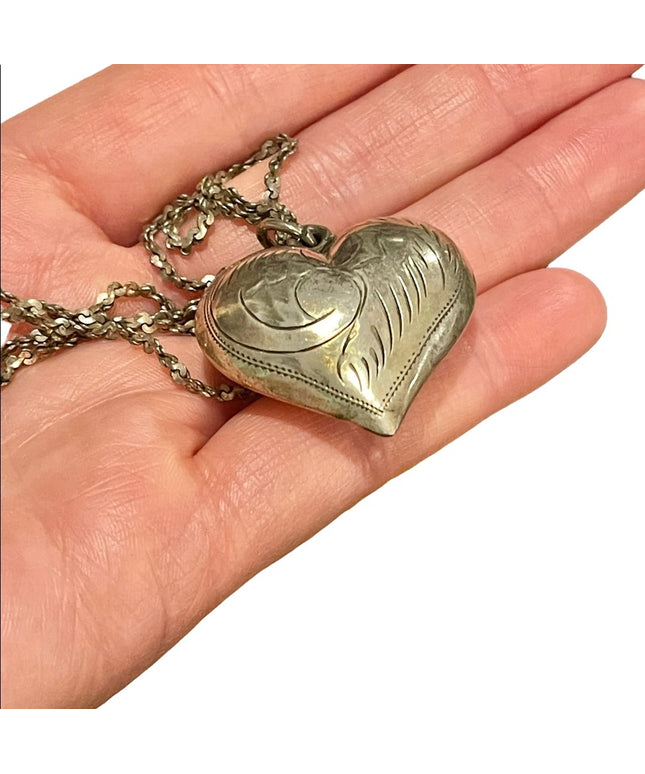 Vintage sterling silver 925 Large etched puff heat necklace