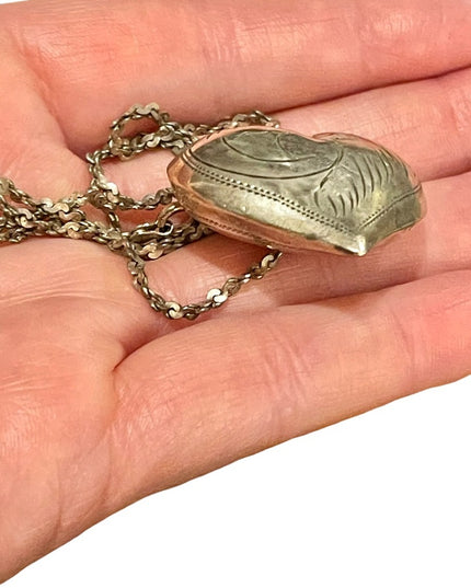 Vintage sterling silver 925 Large etched puff heat necklace