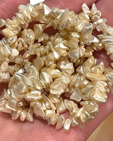 Vintage Shell Necklace 36” Chip cream MOP