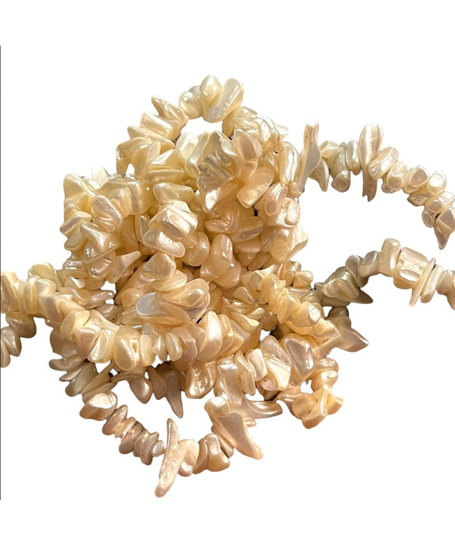 Vintage Shell Necklace 36” Chip cream MOP