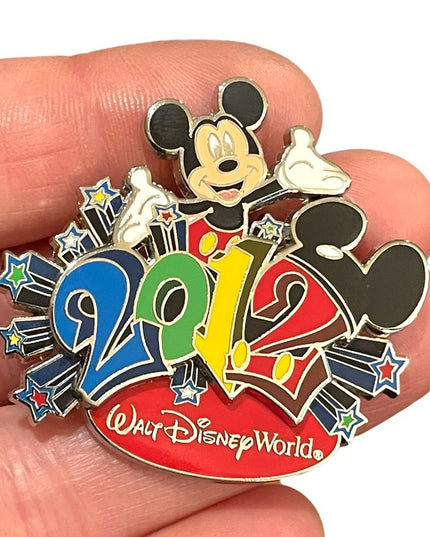 2012 Walt Disney World Micky mouse brooch collectible licensed