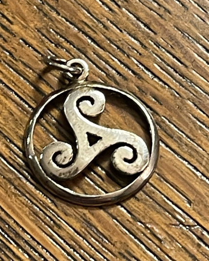 Sterling silver 925 Peter Stone Celtic Triskele Pendant