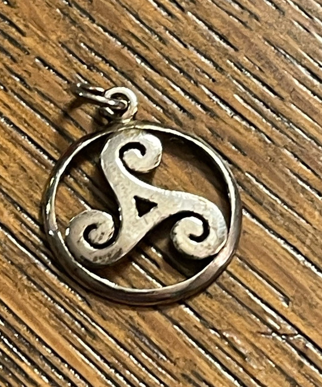 Sterling silver 925 Peter Stone Celtic Triskele Pendant