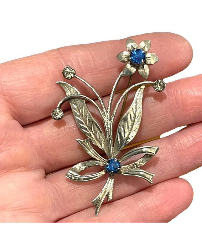 Vintage 1940s Ornate etched sterling silver 925 flower blue crystal brooch