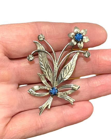 Vintage 1940s Ornate etched sterling silver 925 flower blue crystal brooch