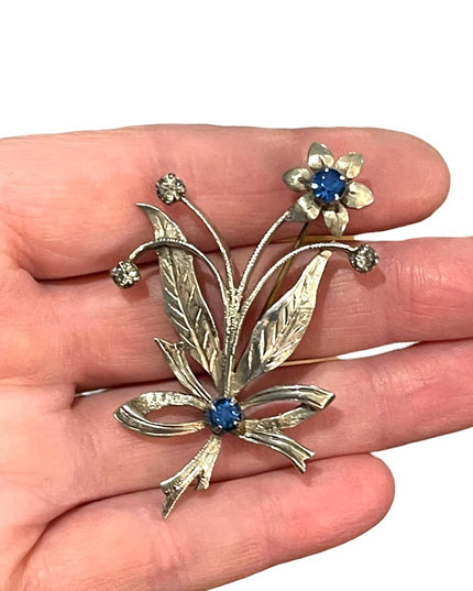 Vintage 1940s Ornate etched sterling silver 925 flower blue crystal brooch