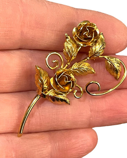 Vintage 1960s Gold plate rose flower fancy lovely brooch