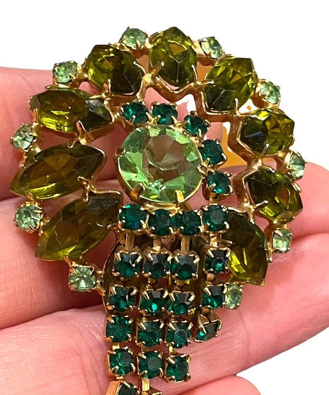 Stunning Vintage green crystal Juliana  brooch gold finish flower with dangle