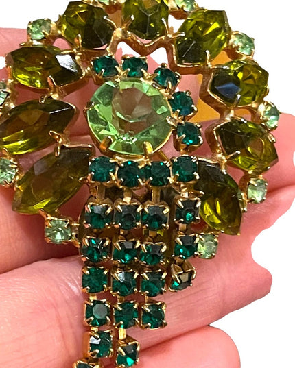 Stunning Vintage green crystal Juliana  brooch gold finish flower with dangle