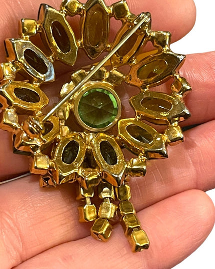 Stunning Vintage green crystal Juliana  brooch gold finish flower with dangle