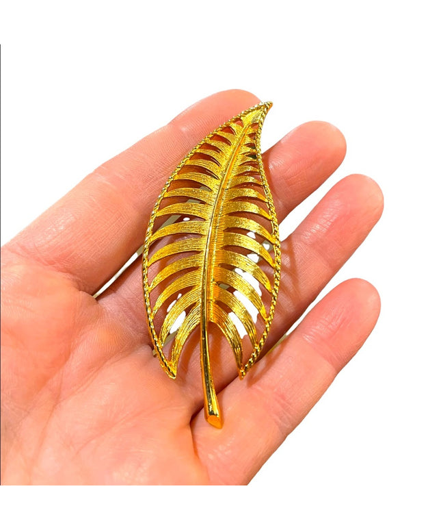 Vintage gold leaf brooch Beauty textured large