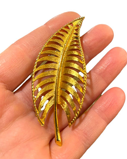 Vintage gold leaf brooch Beauty textured large