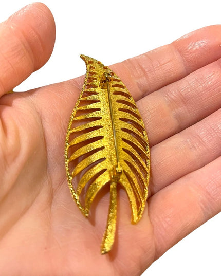 Vintage gold leaf brooch Beauty textured large