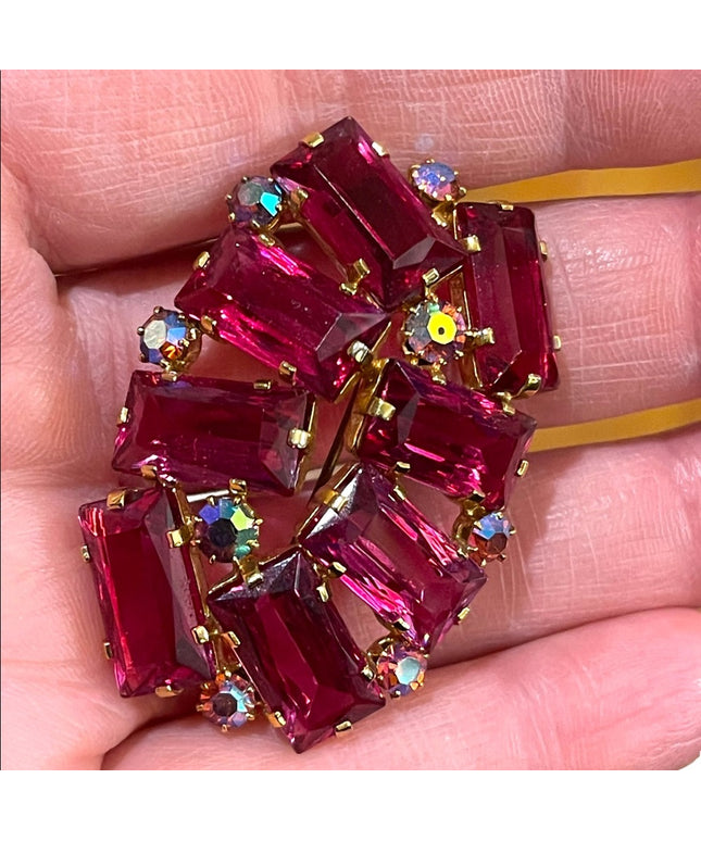 Vintage 1960s Gold finish fushia pink fancy large Juliana style crystal brooch