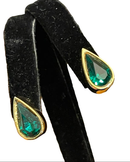 Vintage 1980s green crystal tear drop earrings gold finish