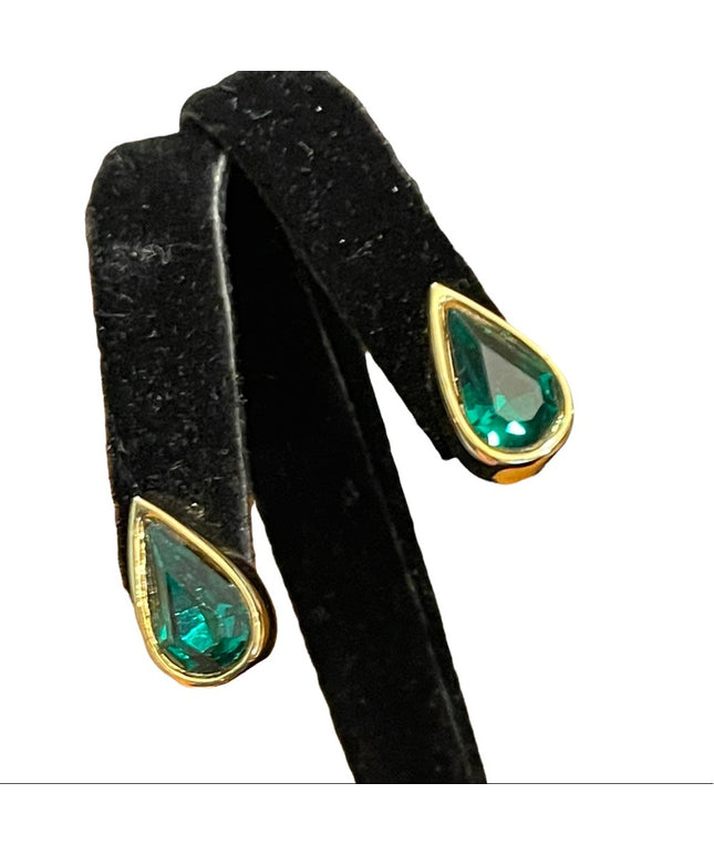Vintage 1980s green crystal tear drop earrings gold finish
