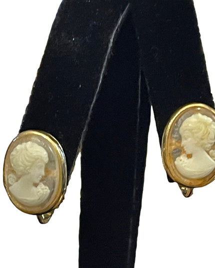 Vintage resin cameo clip on earrings
