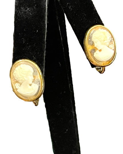 Vintage resin cameo clip on earrings