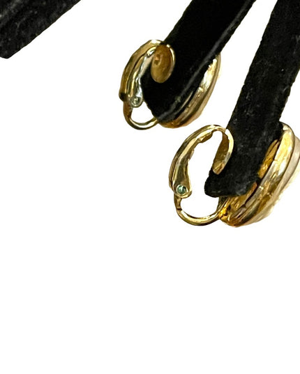 Vintage resin cameo clip on earrings