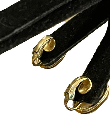Vintage resin cameo clip on earrings