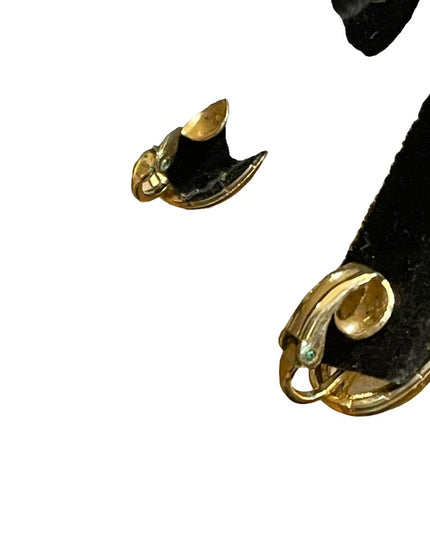 Vintage resin cameo clip on earrings