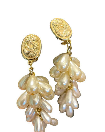 Vintage 1980s cameo gold finish faux pearl dangle earrings clip on