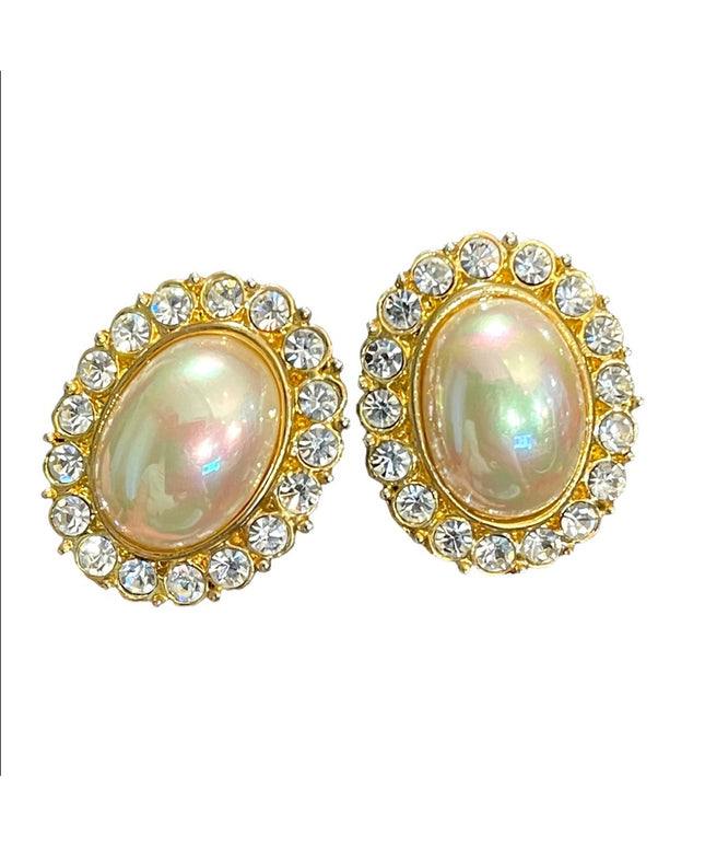 Vintage 1960s gold finish chunky faux pearl & crystal clip on earrings