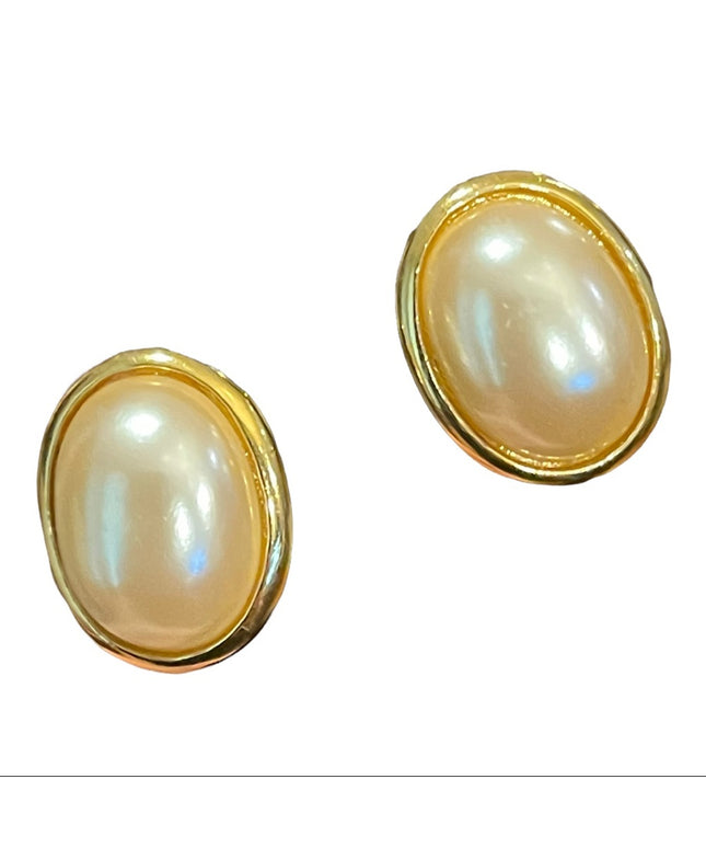 Vintage 1980s faux pearl chunky gold finish earrings clip on