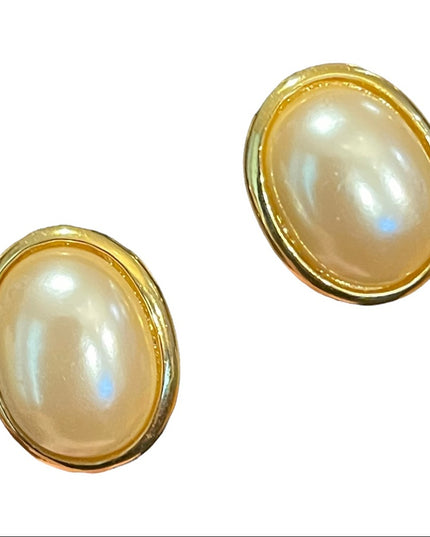 Vintage 1980s faux pearl chunky gold finish earrings clip on