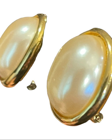 Vintage 1980s faux pearl chunky gold finish earrings clip on