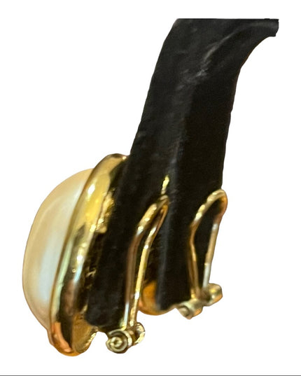 Vintage 1980s faux pearl chunky gold finish earrings clip on