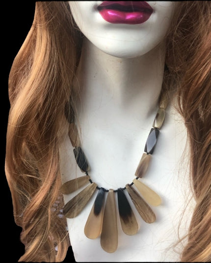 Vintage Lucite cleopatra style necklace 25” 1960s